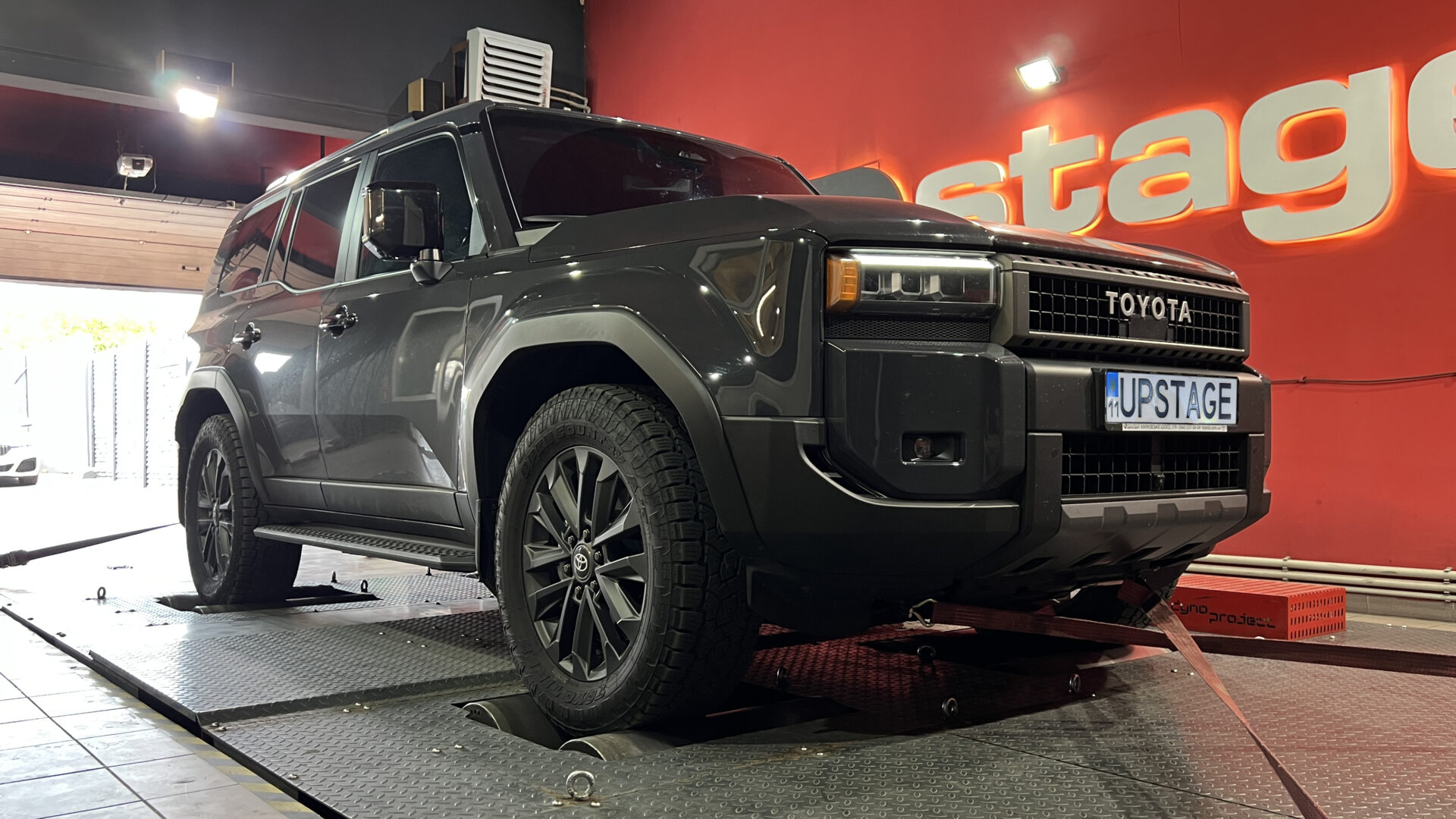 toyota-land-cruiser-prado-j250