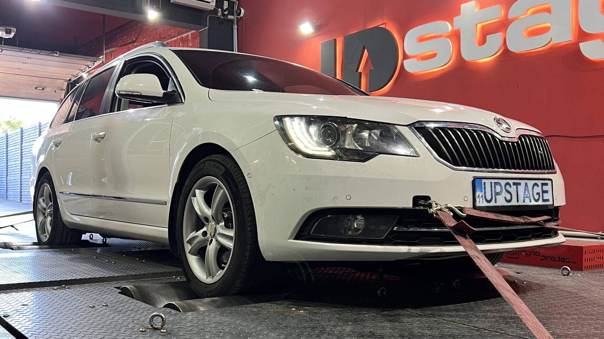 skoda-superb-3t-2