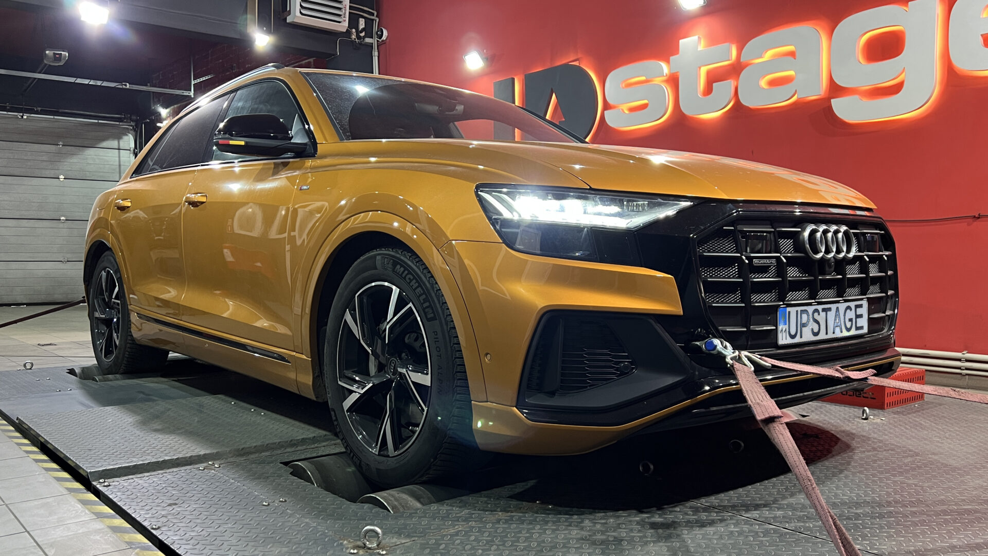 audi-q8-4m